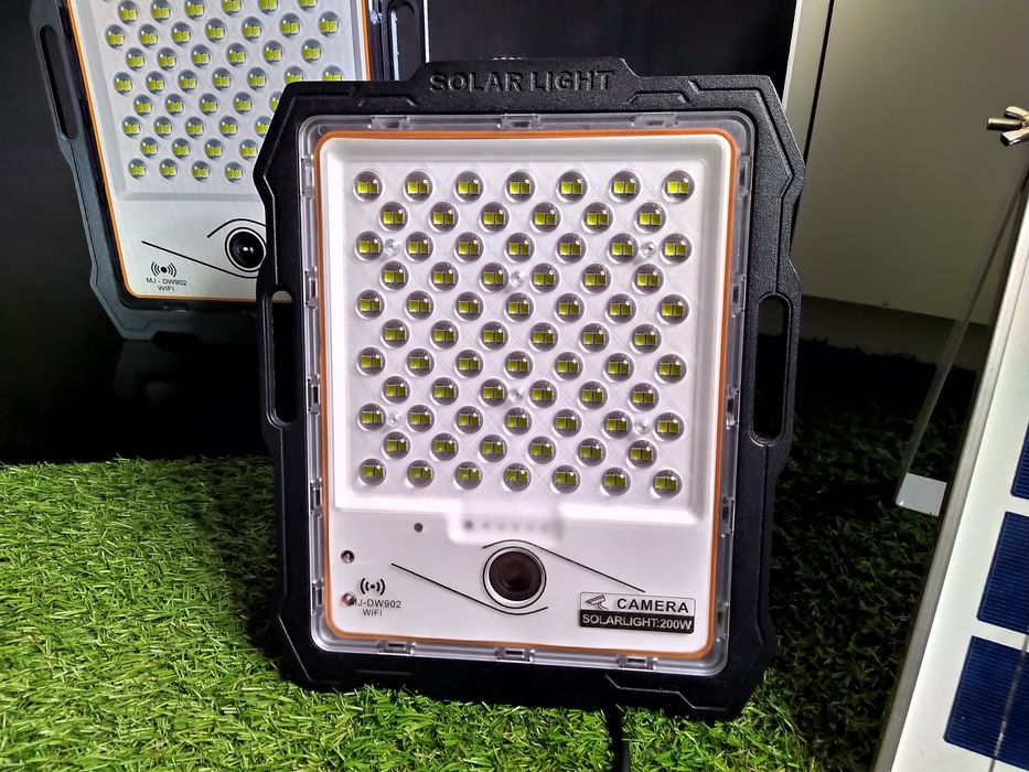 Proiector LED 200W cu Panou Solar, CAMERA WIFI Full HD, TELECOMANDA