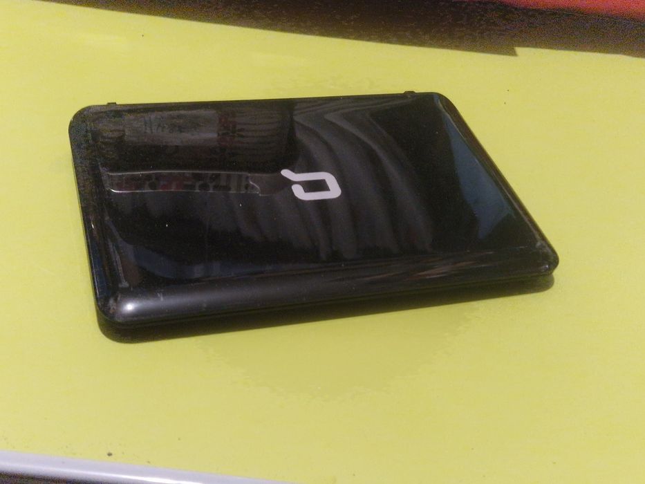Laptop Compaq pentru piese.