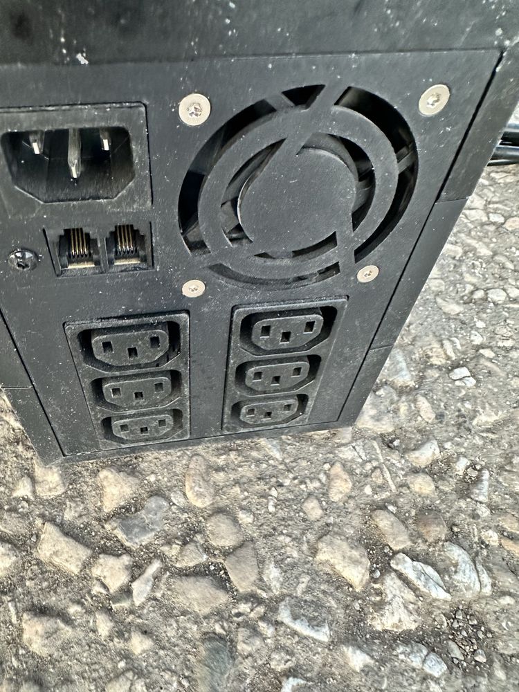Ups Eaton 2000 VA с кашона му