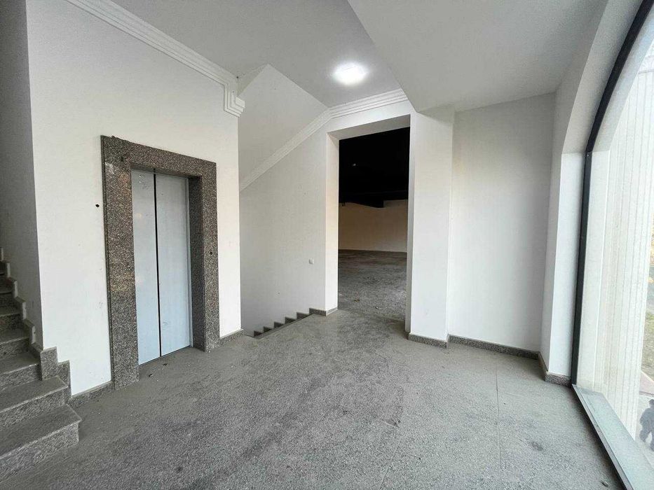 Продажа! Помещения! Новостройка Юнусабад! 270 м2 440 м2!