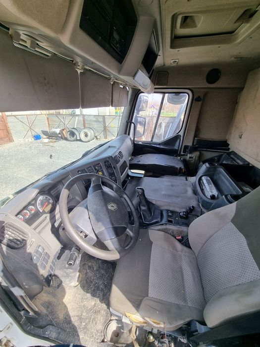 Vand Renault Kerax 440 dxi bascula 8x4 motor și cutie Volvo