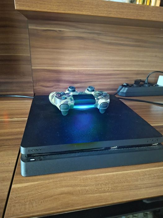 Приставка ps4 на 800гб