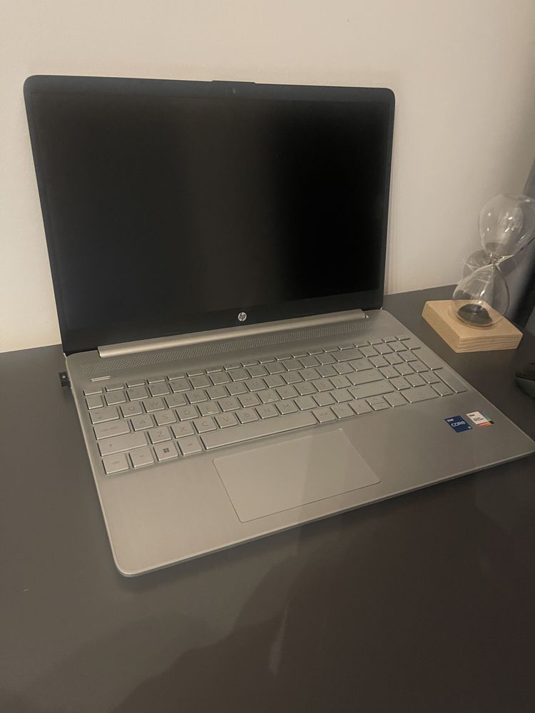 Laptop HP nou - silver