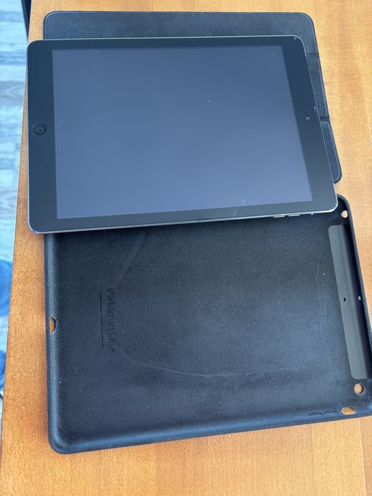 iPad Air Wi-Fi + Cellular,A1475 32gb, husa apple, foarte putin folosit