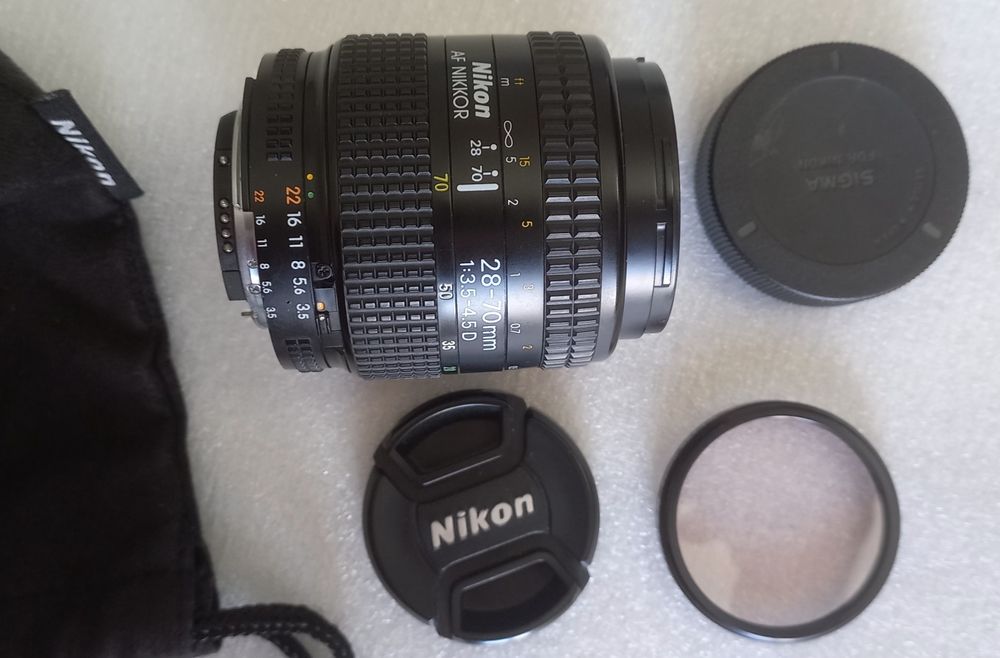 Obiectiv foto NIKON FX - AF Nikkor 28-70 mm 1:3,5 -4,5 D