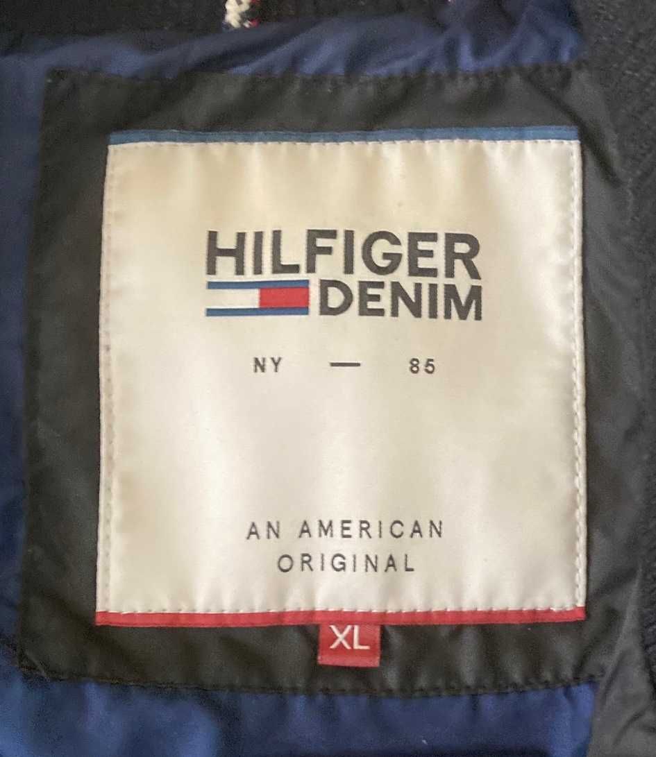 Продавам мъжко яке Hilfiger,размер XL