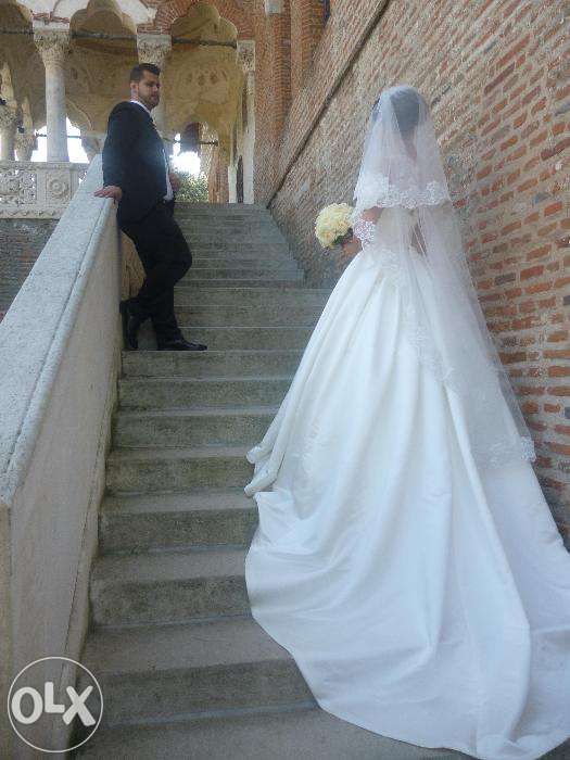 Vand rochie mireasa Pronovias model Dalia