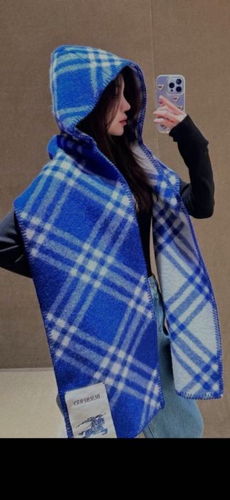 Esarfa-fular Burberry model 2026