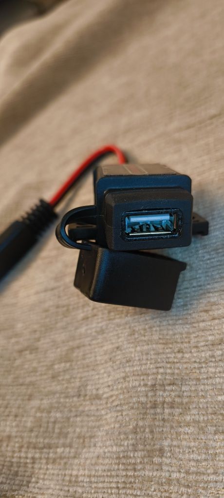 3.1 Amp USB зарядно за телефон, GPS или  камера