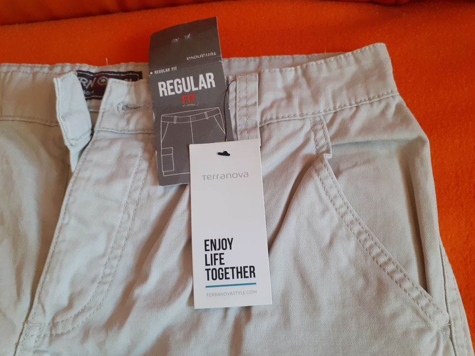 Pantaloni scurti pentru barbati