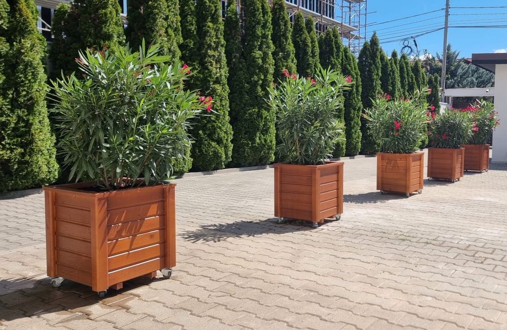 Banca stradala / banca parc / ghivece si jardiniere lemn / plante