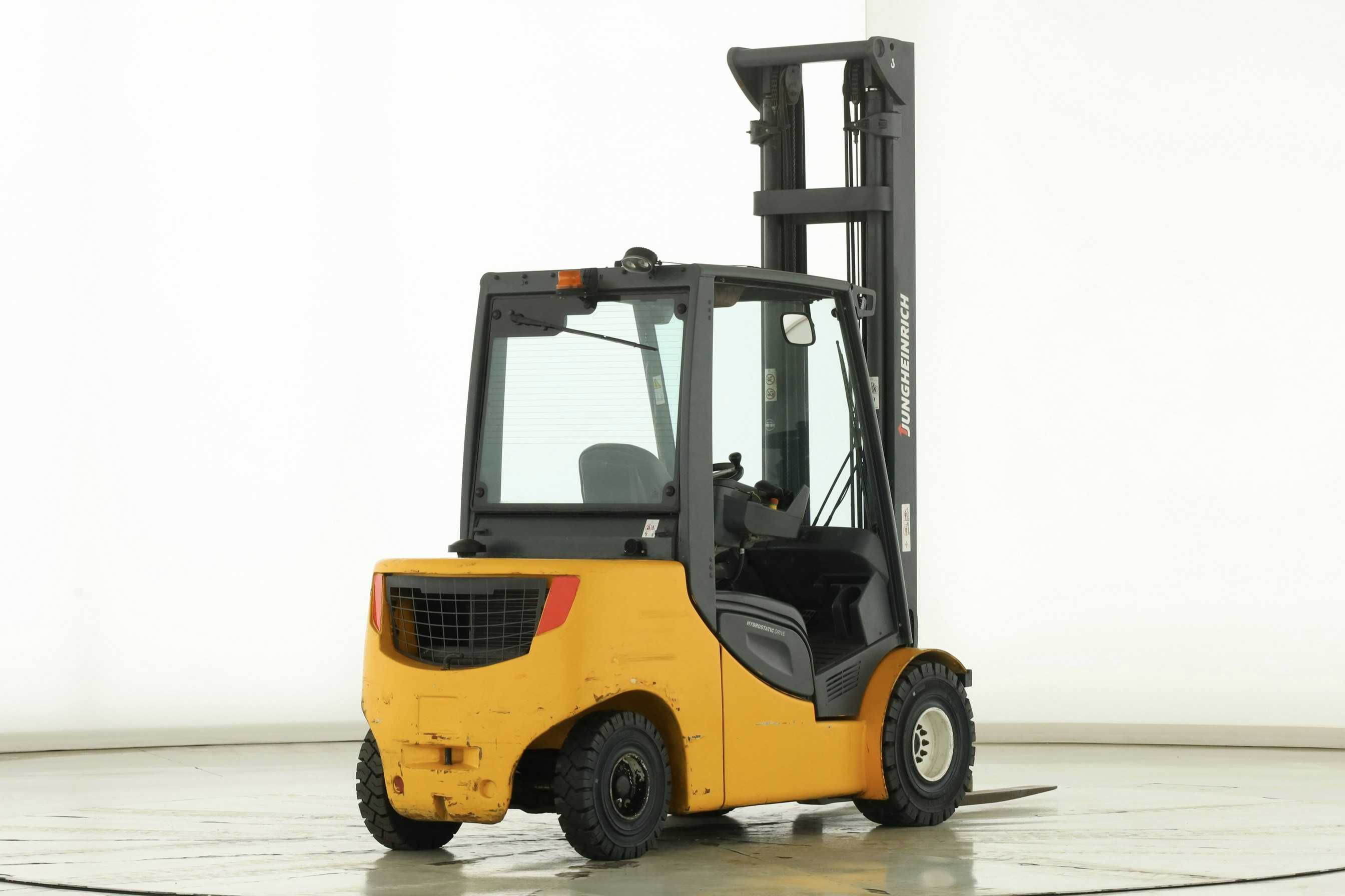 Stivuitor DIESEL Toyota 02-8-FD-18 - Pret 10.950 Eur + TVA