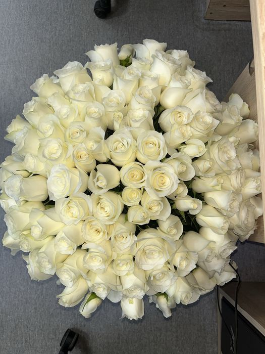 Роскошный букет из 101 розы