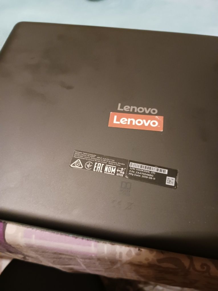 Продавам таблет  Lenovo Tab E10