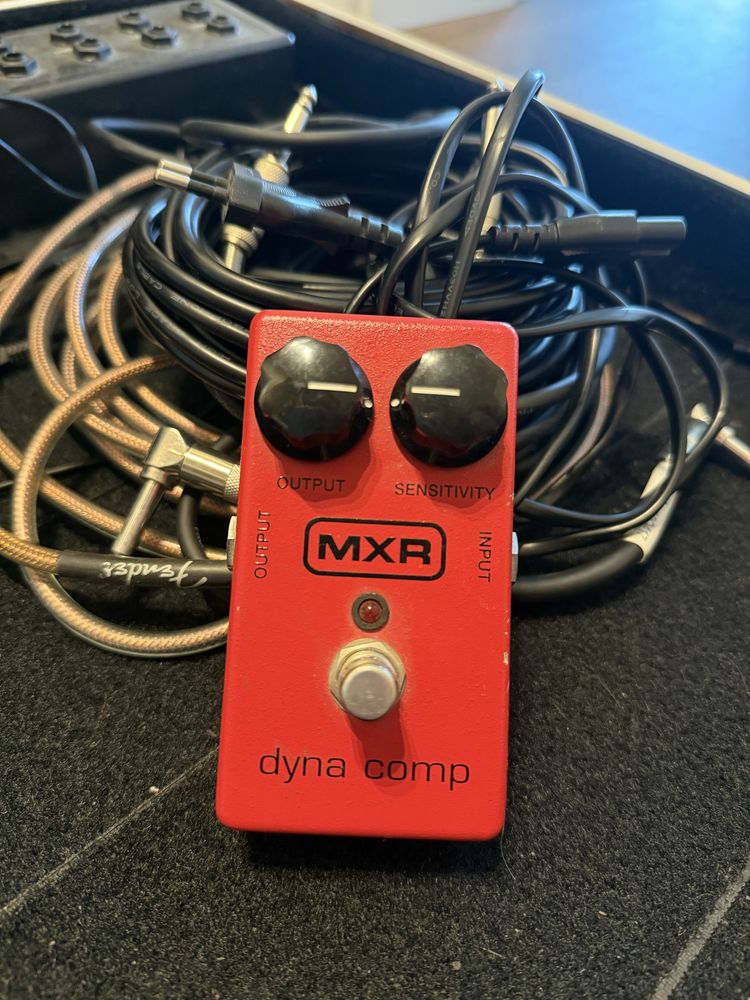 MXR Dyna Comp компресор ефект педал за китара