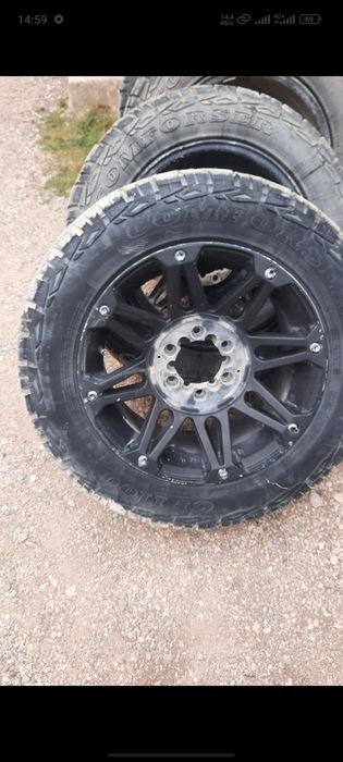 Покришка с дисками для авто Hilux