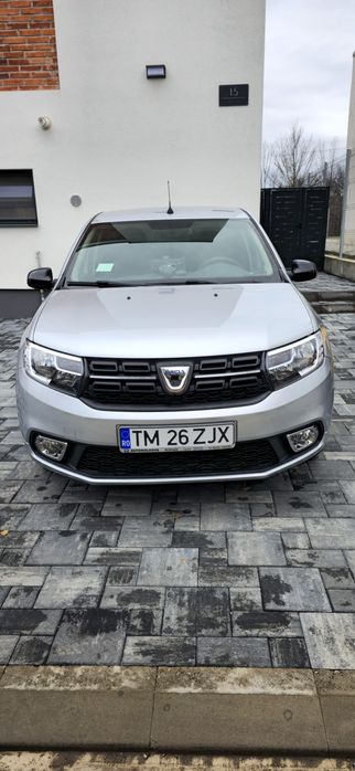Vând Dacia logan