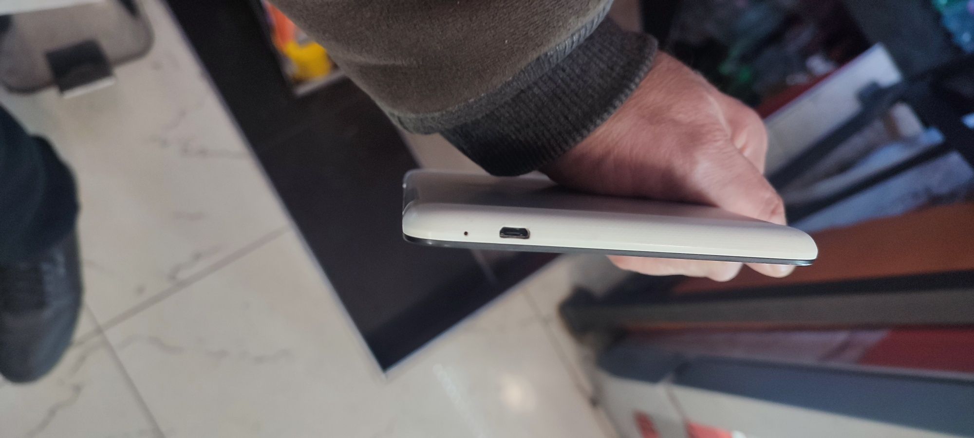 Продавам таблет Huawei MediaPad T2 7..0