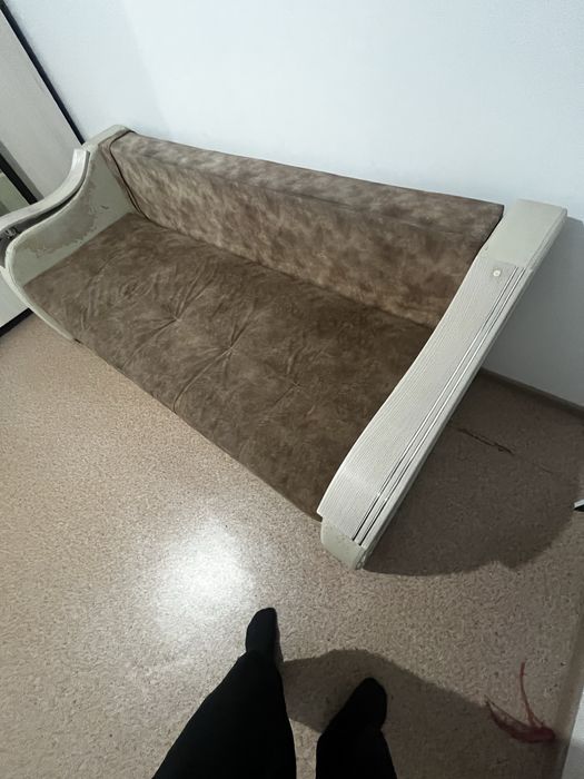 Диван б/у есть торг пишите звоните