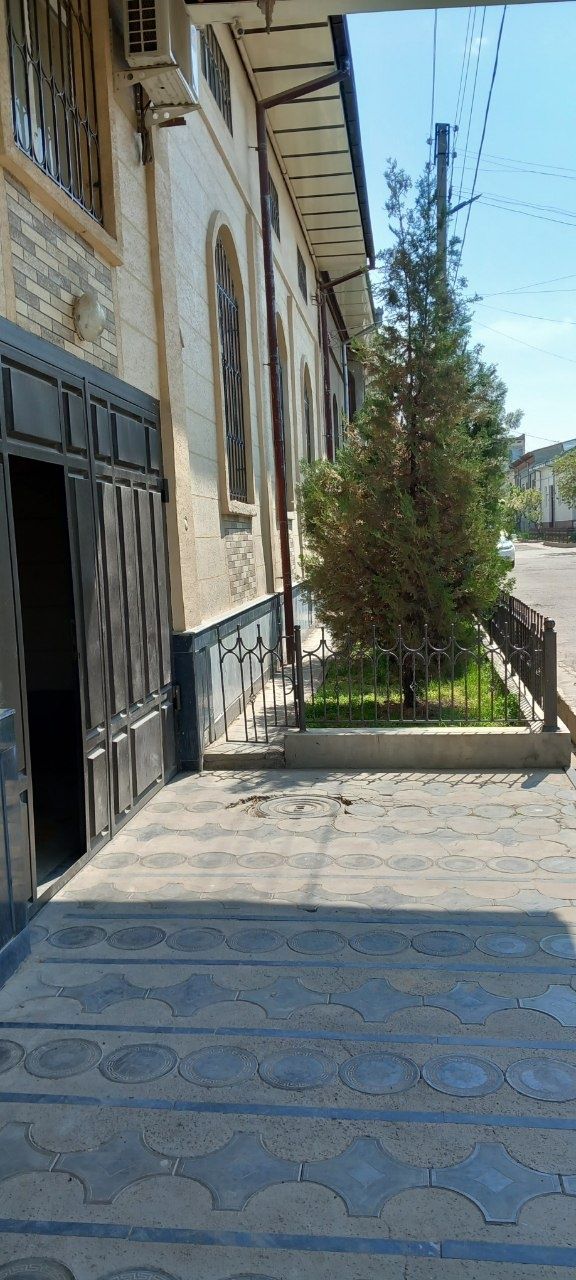Эшонгузар  шакарчи.мах. Автосалон. дом 6 сот 8 комн  ИПОТЕКА  срочно