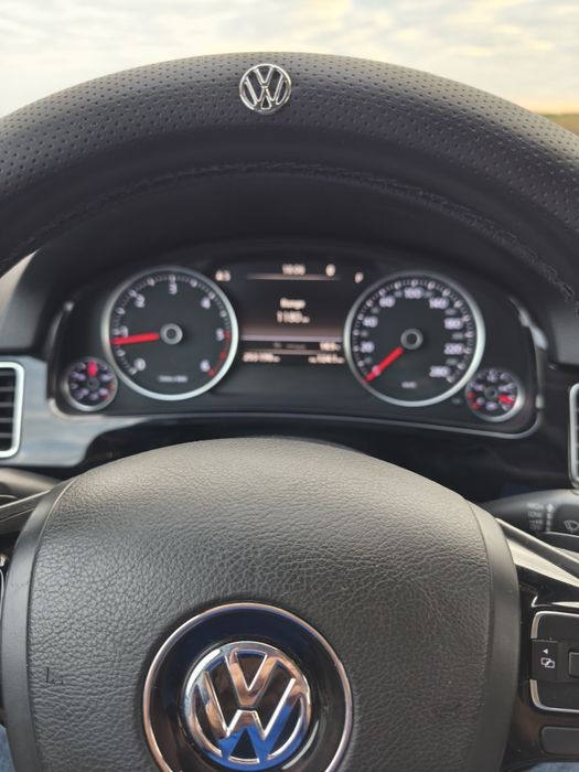 Volskwagen Touareg V6 TDI 3.0 Automat ,carlig remorcare , impecabila