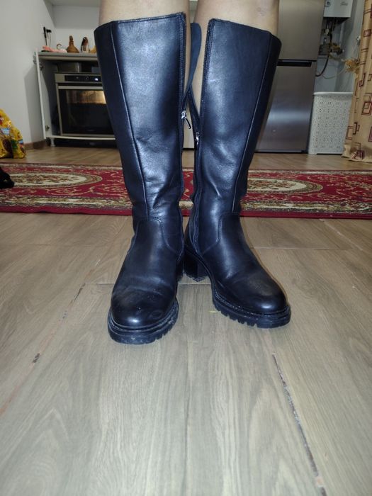 Vând cizme Lasocki mărime 40