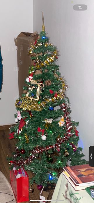 Vand brad cu accesorii