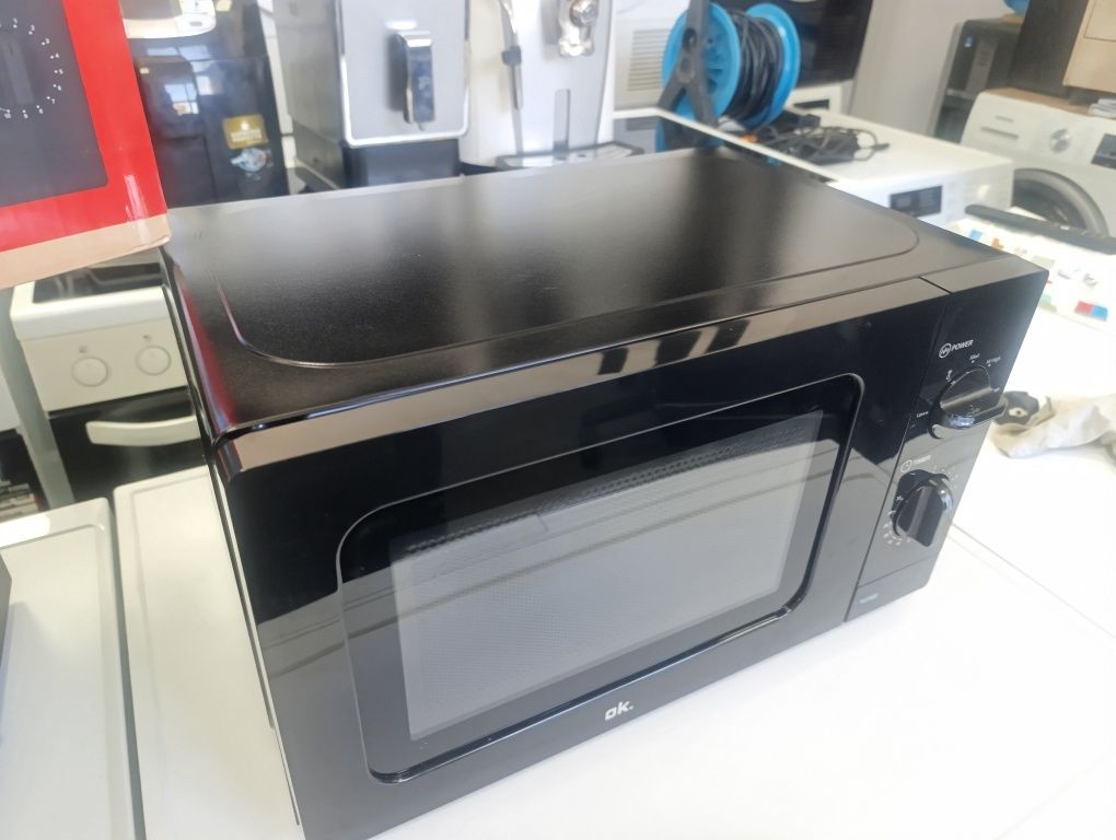 Микровълнова фурна OK 20L 700W Черна