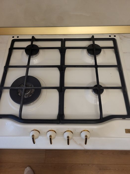 De vânzare plita pe gaz cuptor electric si hota de la Franke