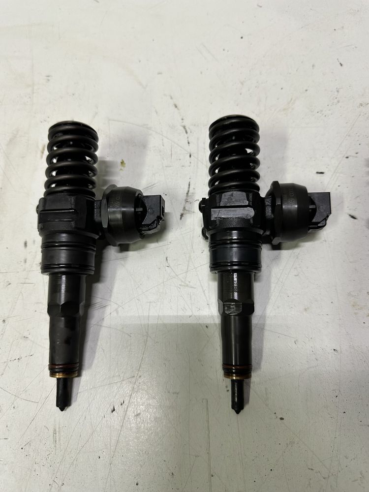 Injector injectoare 1.9 BKC BXE AXR Golf 5 Plus Passat B6 Touran Jetta