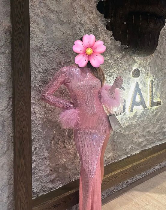 Дълга розова рокля с пайети Veneta Fashion