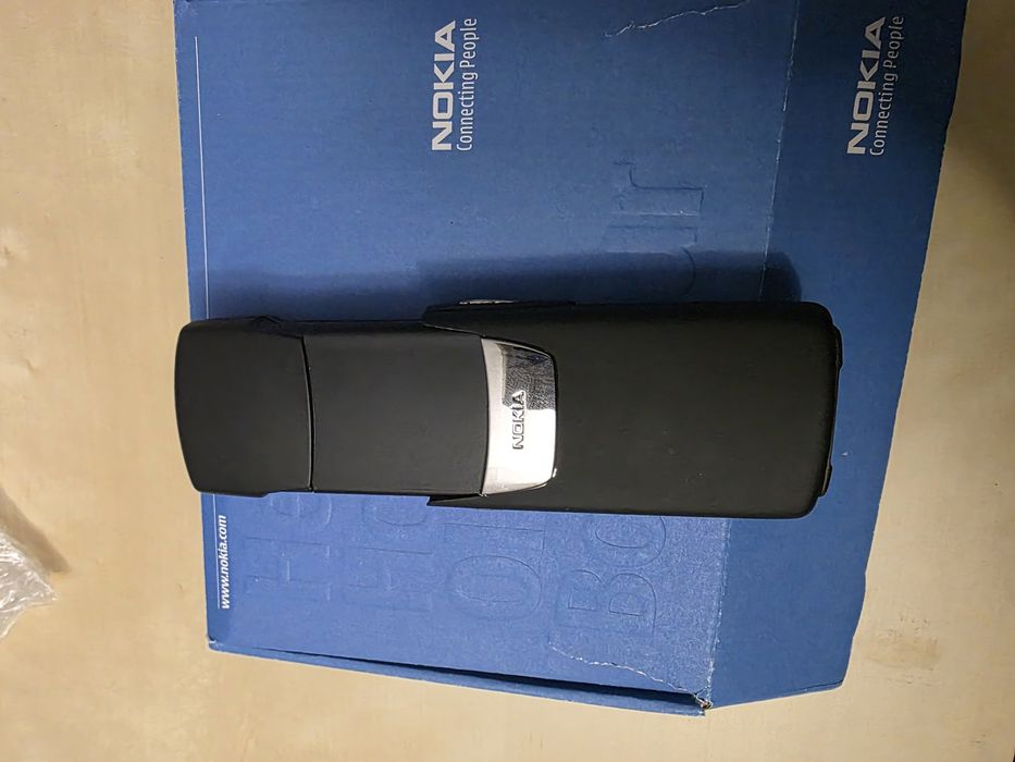 Nokia 8910i liber de retea