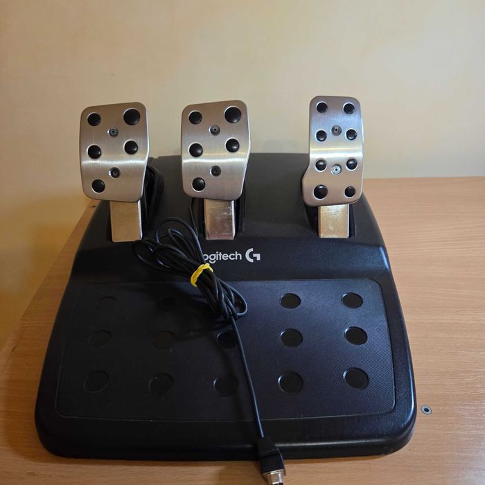 Volan LOGITECH Driving Force G920 + Schimbator Logitech Driving Force