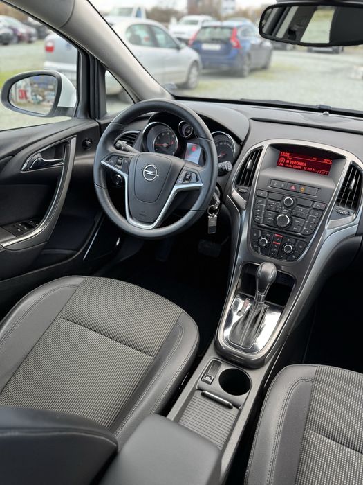 Opel astra j * 1.6i 115hp * 47 000km * AUTOMATIC * COSMO *