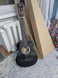 Гитара новая чёрная