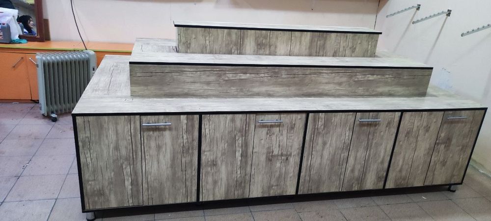 Шкаф магазин витрина новый