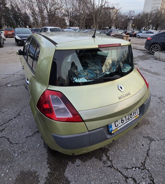 Продавам Рено Меган