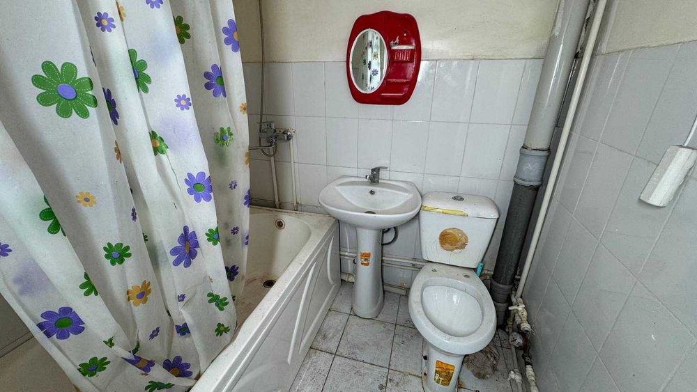 Калениски Мебелний чойхонаси 3қаватда 2хонали квартира сотиладиID:1494