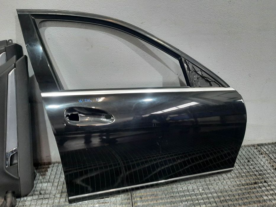 usa portiera dreapta fata  mercedes c-class w204 limuzina