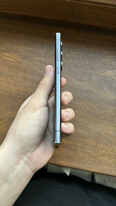 SAMSUNG S23 Ultra sotladi