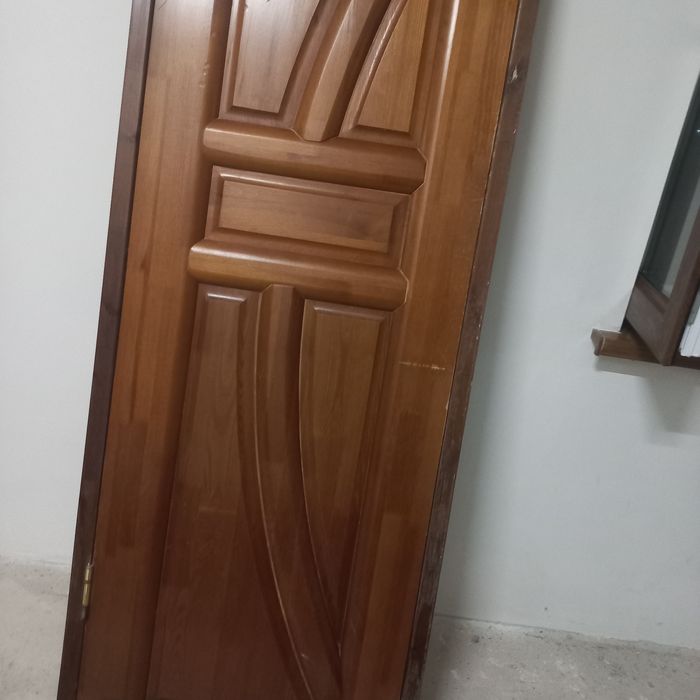Продам дверь и натурального дерева