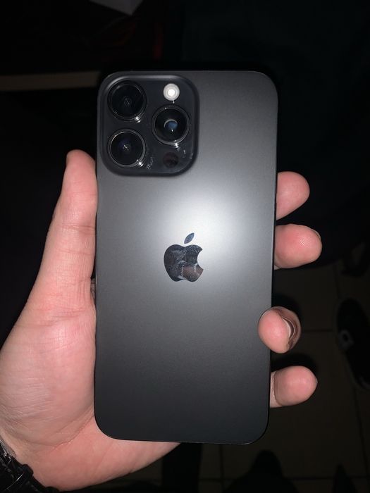 Iphone 15 pro black titanium 128GB sim karta s karobkoy