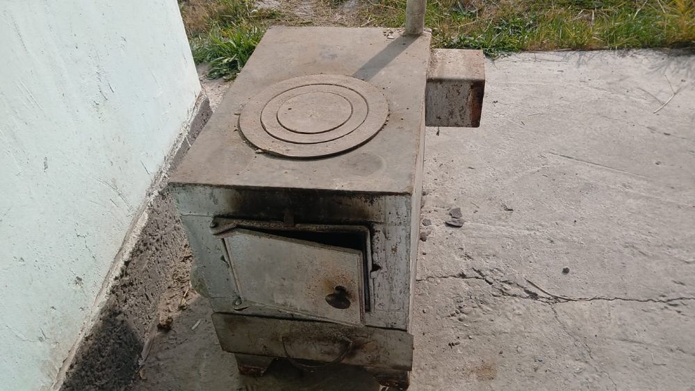 Пеш буржуйка на углах