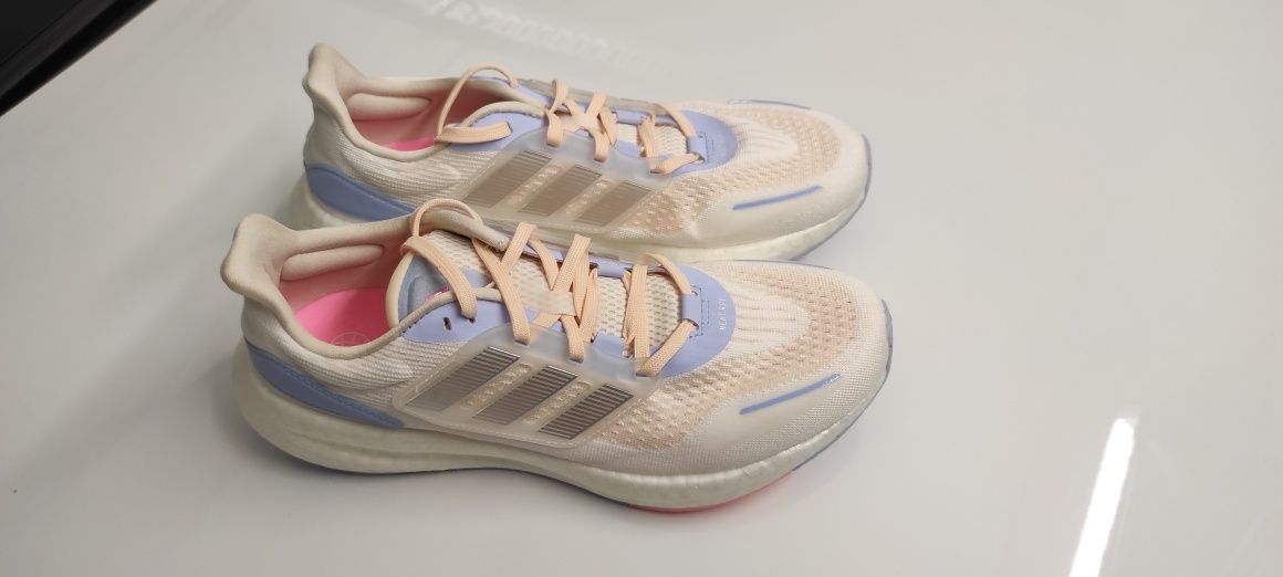 Adidas маратонки