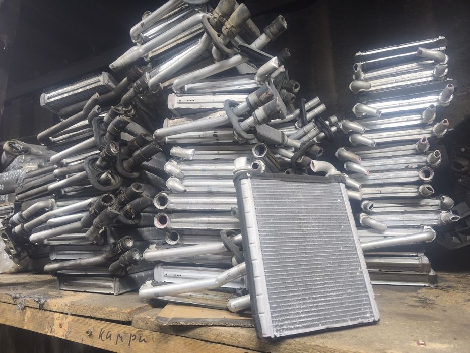 Радиаторы печек оригинал на японские авто . Большой выбор.