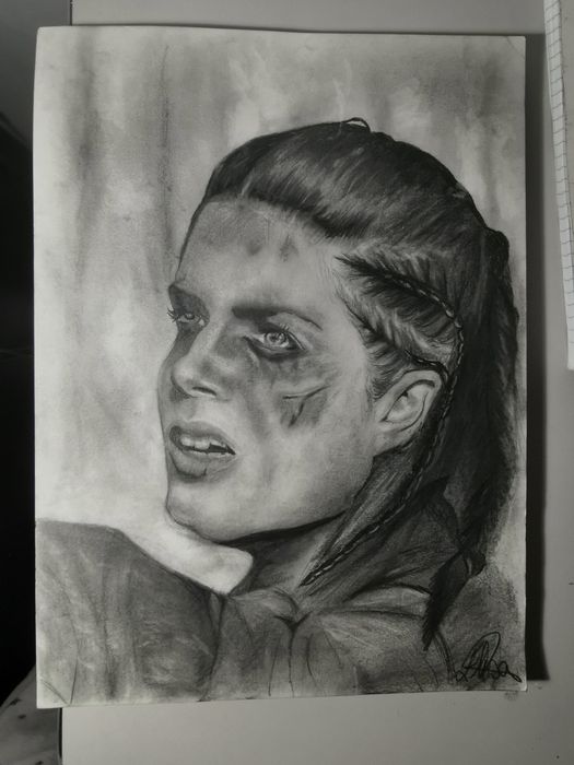 Portrete în creion