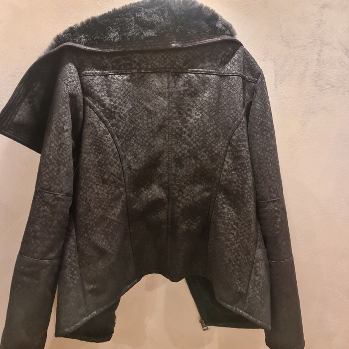 Cojoc/geaca Guess