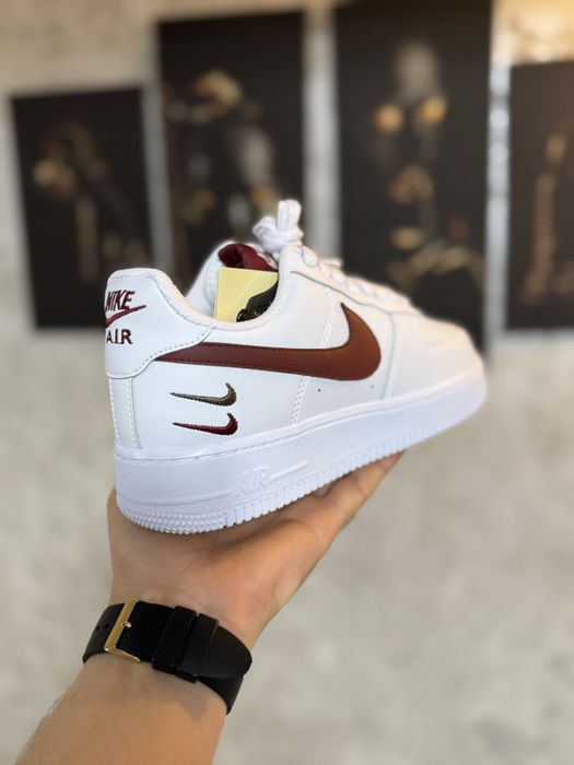 Adidasi Barbati Nike Air Force 1 Alb & Visiniu!