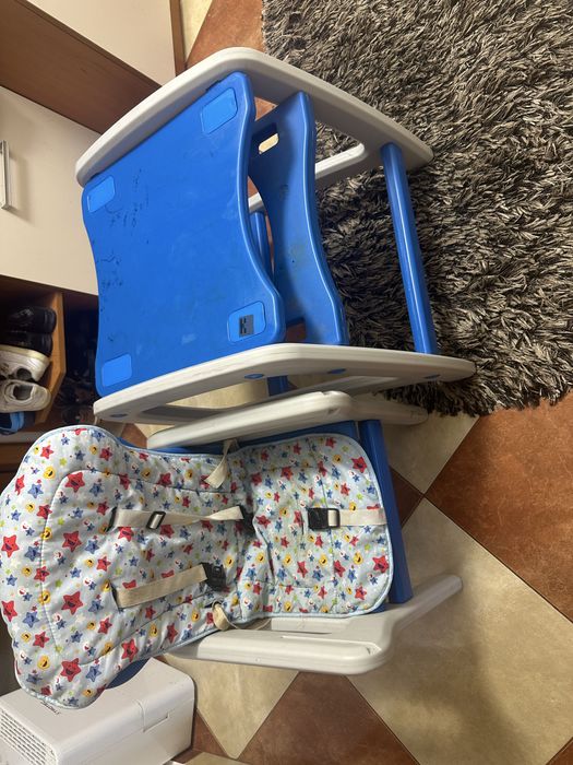 Scaunul de masa multifunctional Juju Eat&Play