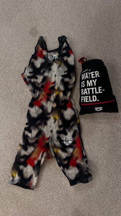 Costum carbon înot arena ediție limitată